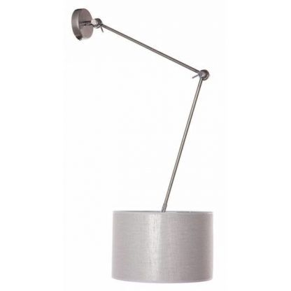 lampa z szerokim abażurem na długim wysięgniku