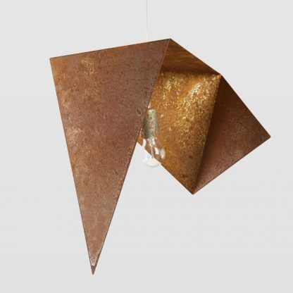 Lampa origami pokryta prawdziwą rdzą do jadalni