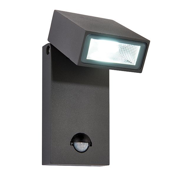 lampa zewnętrzna z czujnikiem ruchu na schody lub elewację