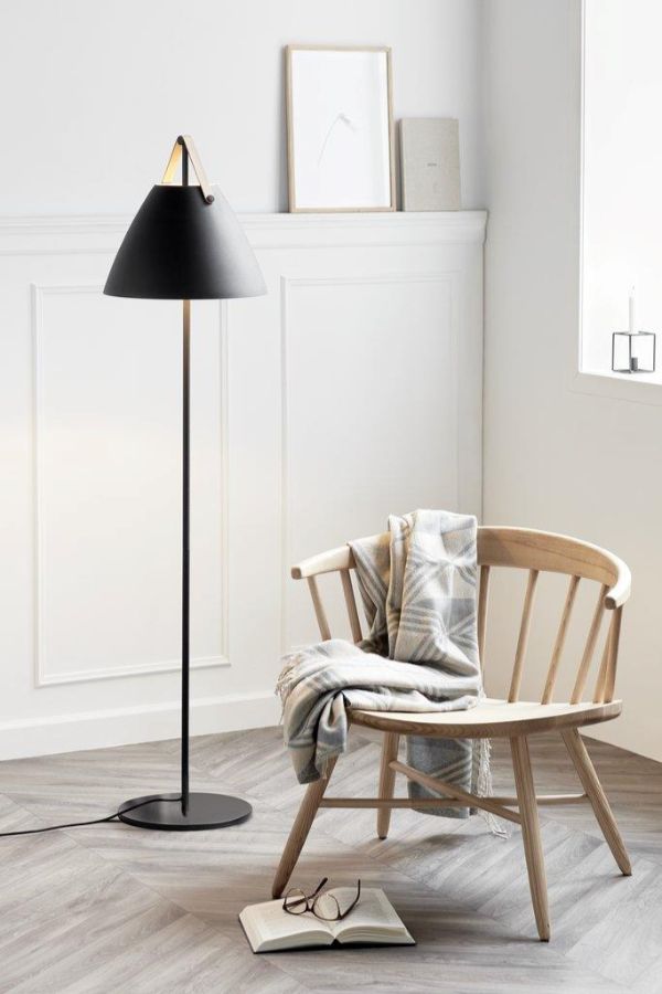 Lampa podłogowa Strap - kolor Czarny - 46234003
