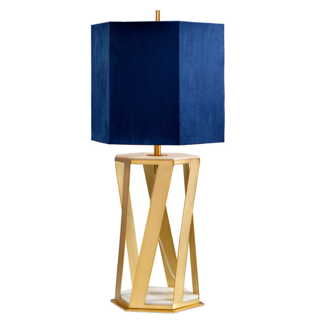 Złota lampa z geometryczną podstawą i granatowym abażurem