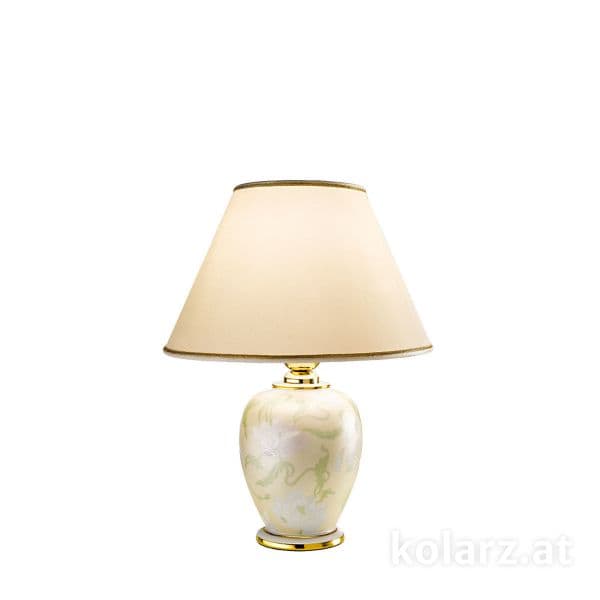 lampa stołowa w odcieniach beżu z abażurem