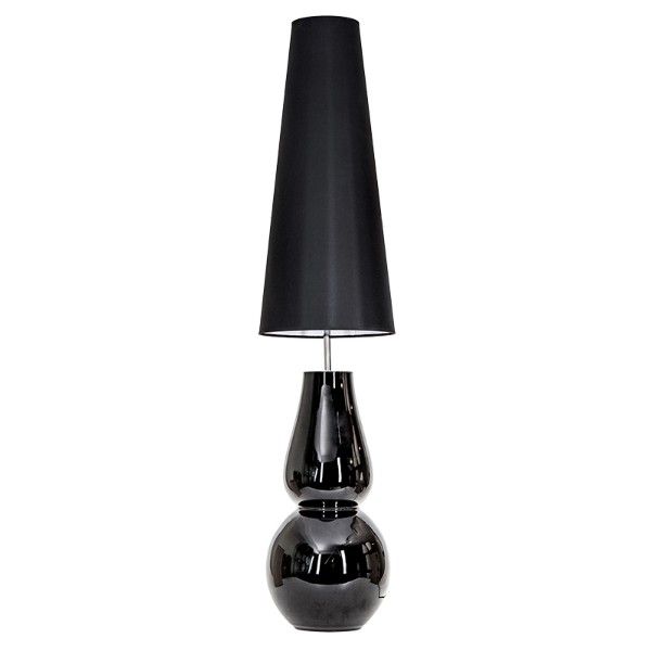 czarna lampa stojąca na szafkę nocną w sypialni