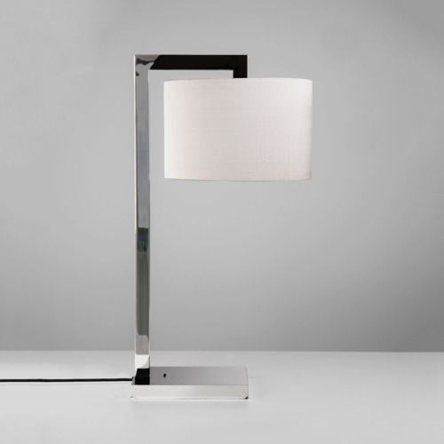 elegancka lampa stołowa chrom z białym abażurem
