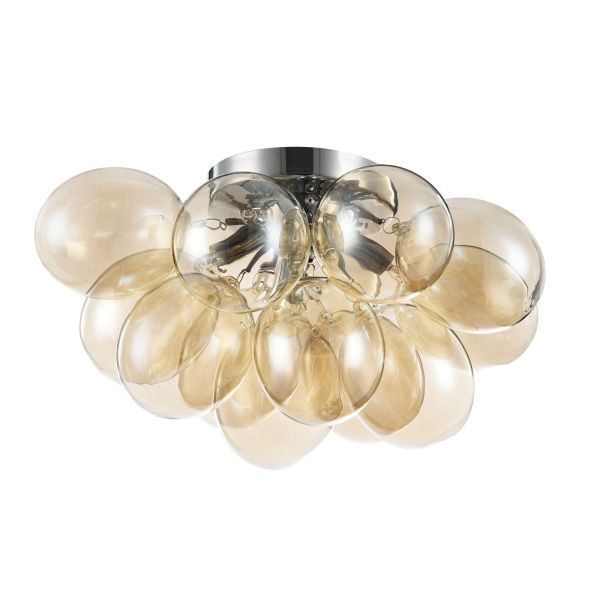 Charakterystyczna lampa sufitowa ze szklanych kul