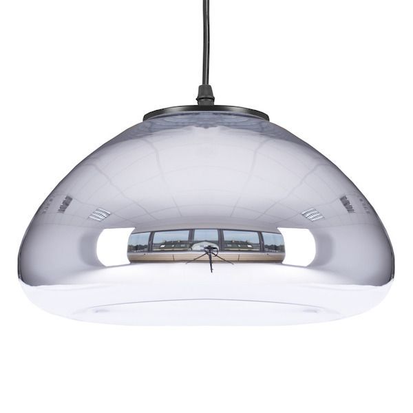 srebrna lampa wisząca ze szklanym kloszem do kuchni