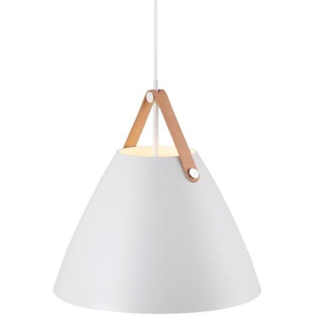 biała lampa w stylu skandynawskim - brązowe dodatki
