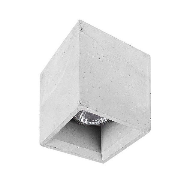 betonowa lampa sufitowa kwadratowe oczko