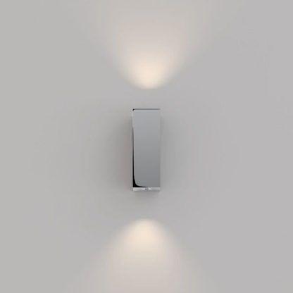 srebrny kinkiet nowoczesny - chrom do łazienki i korytarza