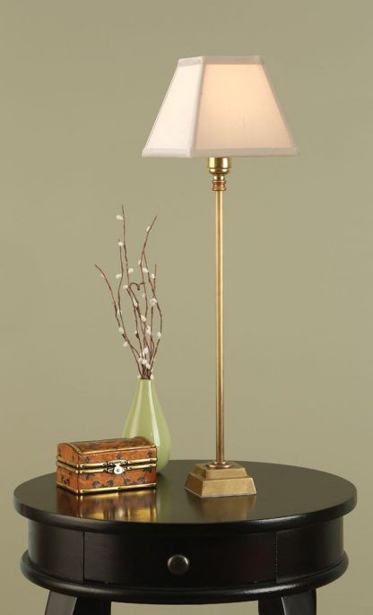 wentworth wysoka lampa stołowa na zielona ściana