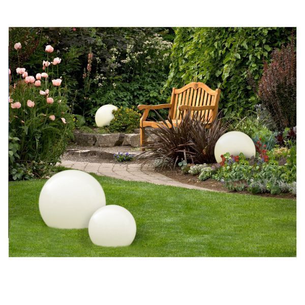 Lampa zewnętrzna Gaja dla podkreślenia piękna ogrodu