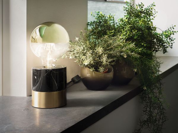 Elegancka lampa stołowa Vala - mała ozdobna lampka nocna