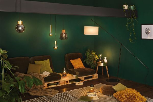 Elegancka lampa stołowa Vala - mała ozdobna lampka nocna