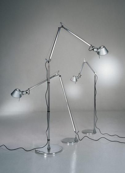 Aluminiowa lampa podłogowa Tolomeo Lettura - do biura lub firmy