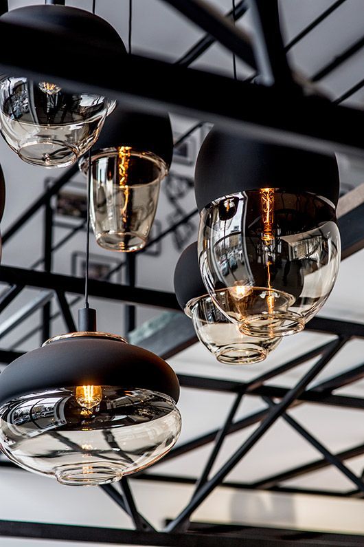 Lampa wisząca Miranda Wide do restauracji i kawiarni - beż i czerń