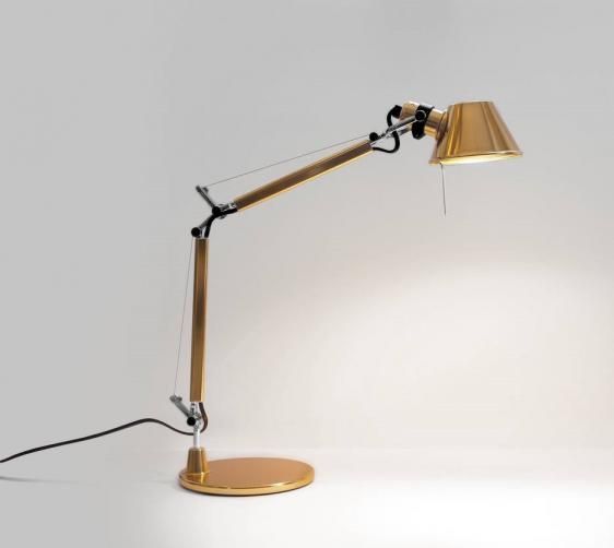 Złota lampa biurkowa Tolomeo Micro Tavolo - do sypialni dla dziecka