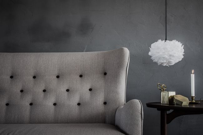 Biała lampa wisząca Eos XS - Umage - naturalne pióra