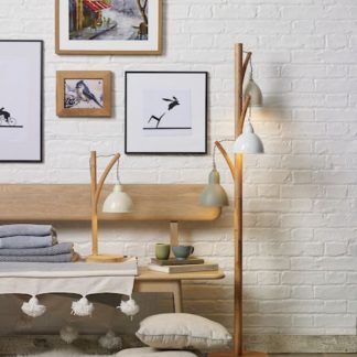 Lampa Blyton do sofy w salonie