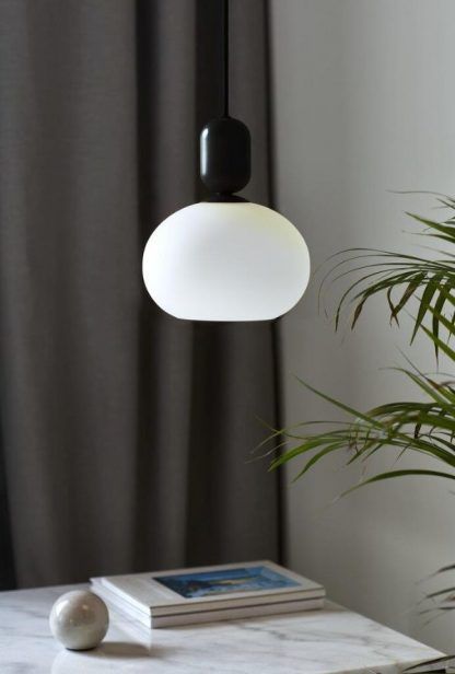 Lampa wisząca Notti nad szafkę w sypialni