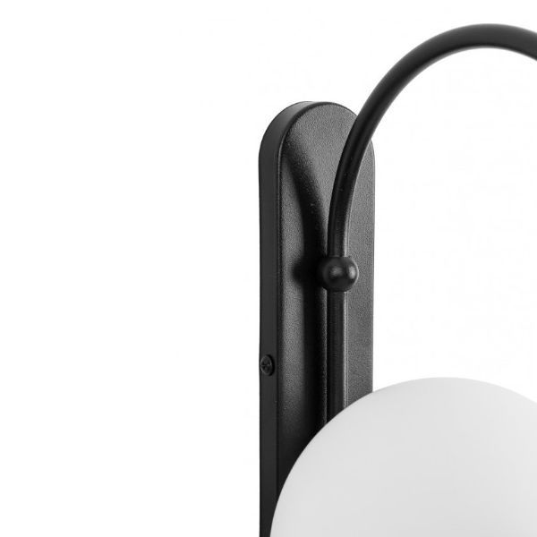 Kinkiet Koban D do eleganckiego salonu