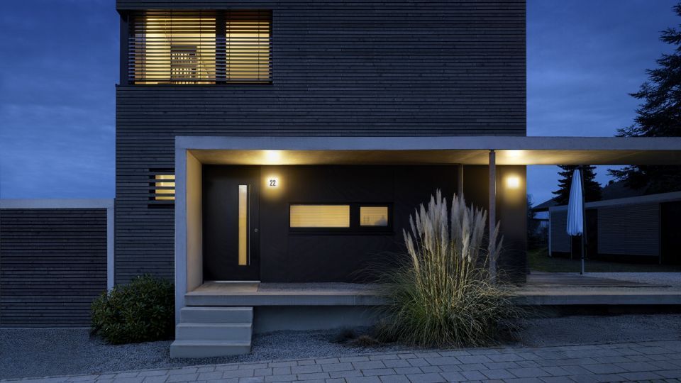 Kinkiet L 220 LED - czujnik ruchu, numer domu