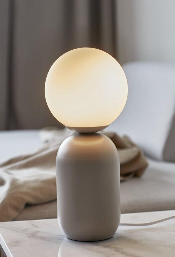 Lampa stołowa Notti na stolik kawowy w salonie