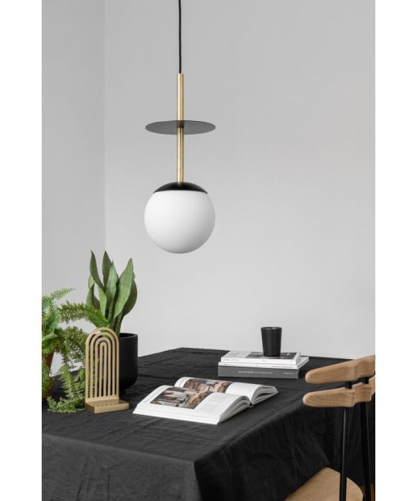 Lampa sufitowa Plaat Brass jako oświetlenie gabinetu