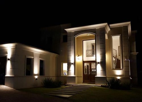 oświetlenie elewacyjne kinkiety