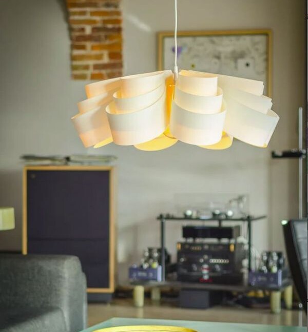 Lampa wisząca Fiora 70 do przestronnego salonu