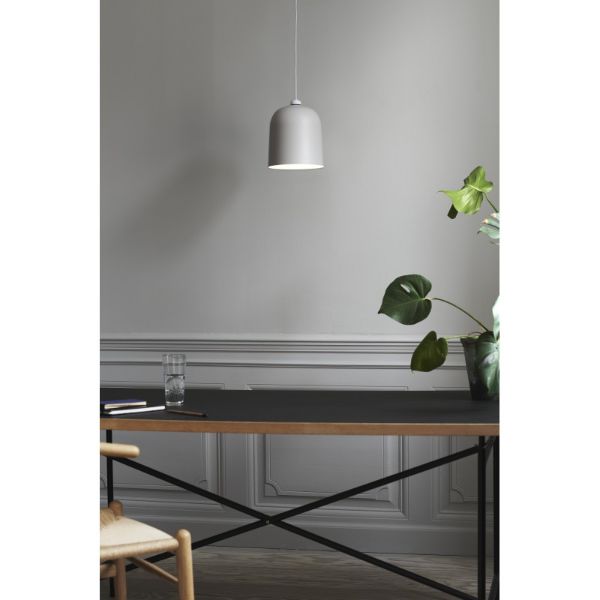 Lampa wisząca Angle nad stół w jadalni