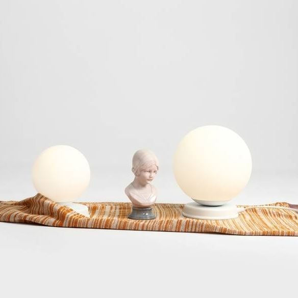 Lampa stołowa Ball do sypialni