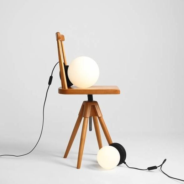 Lampa stołowa Ball na stolik w salonie