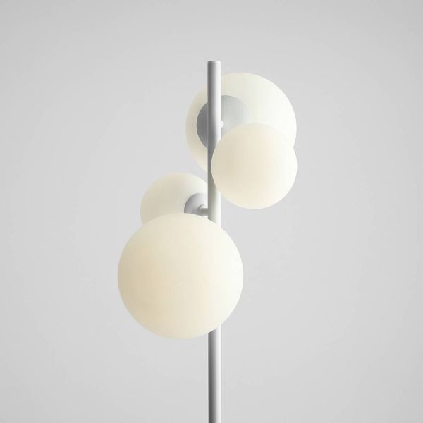 Lampa podłogowa Bloom do pięknej sypialni