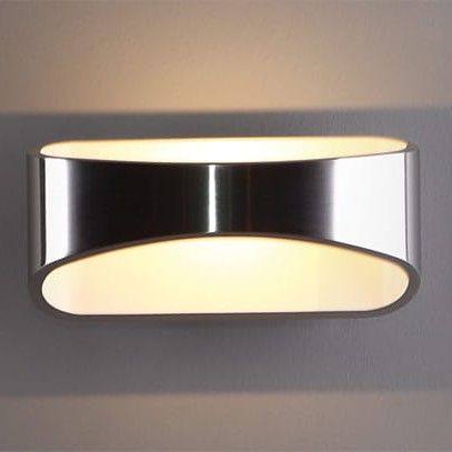 Kinkiet Hugo do nowoczesnego salonu