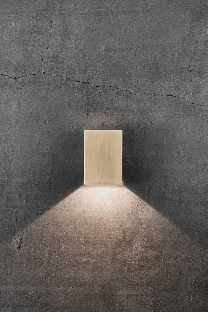 Kinkiet Fold 15 na elewację nowoczesnego domu