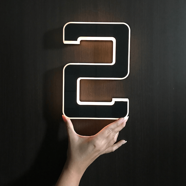 Kinkiet zewnętrzny jako numer domu - nr 2