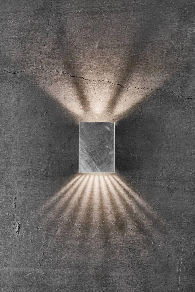 Kinkiet zewnętrzny Fold 15 do oświetlenia wejścia