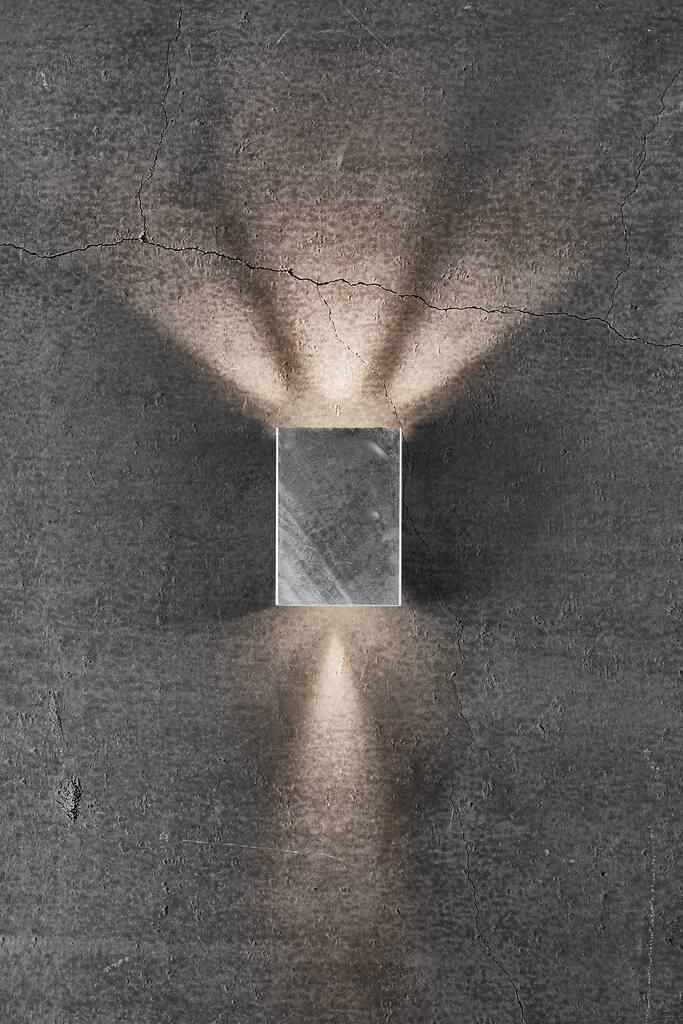 Kinkiet zewnętrzny Fold 15 do oświetlenia wejścia