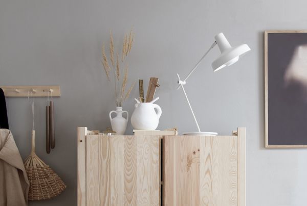 Lampa biurkowa Arigato do pokoju nastolatka