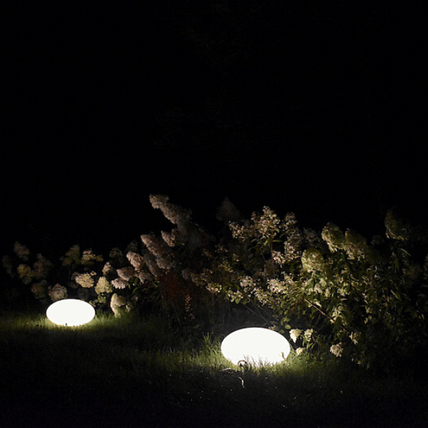 Lampa ogrodowa Stone jako doświetlenie ścieżki