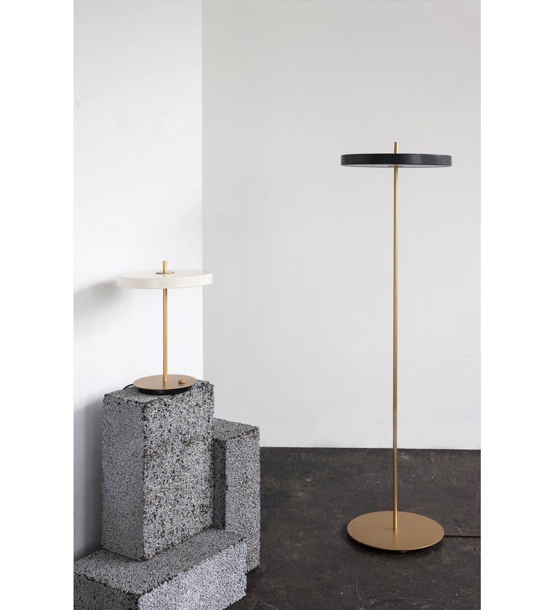 Lampa podłogowa Asteria do nowoczesnego salonu