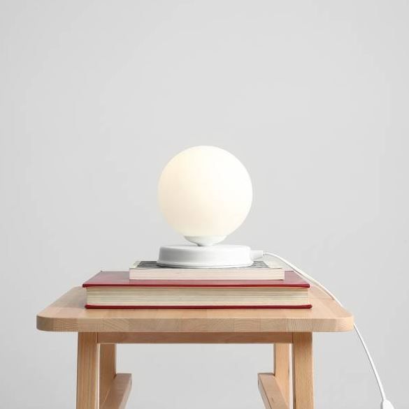 Lampa stołowa Ball na stolik do sypialni