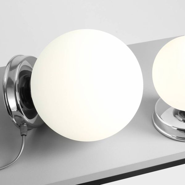 Lampa stołowa Francesca na szklany stół w salonie