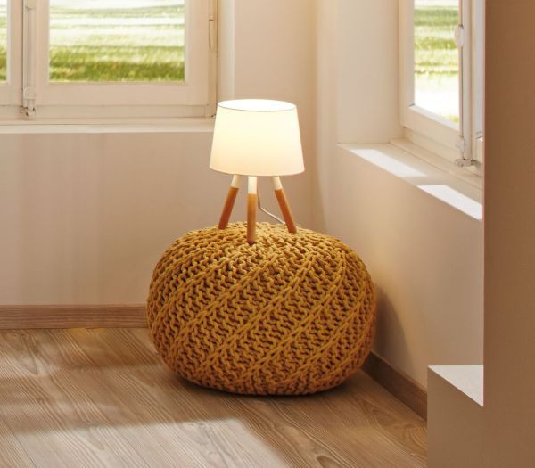 Lampa stołowa Neordic Berit do salonu