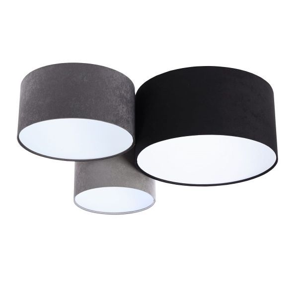 Lampa sufitowa nad stolik w salonie