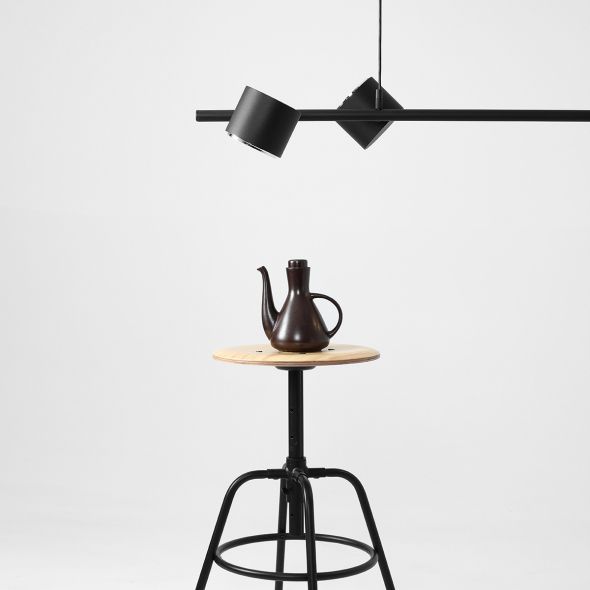 Lampa wisząca Bot nad długi stół