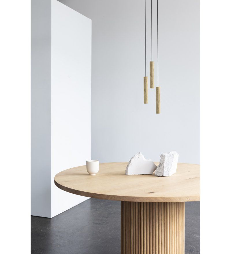 Lampa wisząca Chimes Cluster nad stolik w salonie