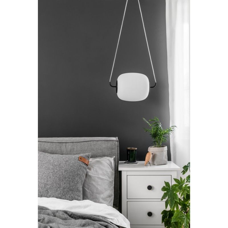 Lampa wisząca Epli nad szafkę nocną w sypialni