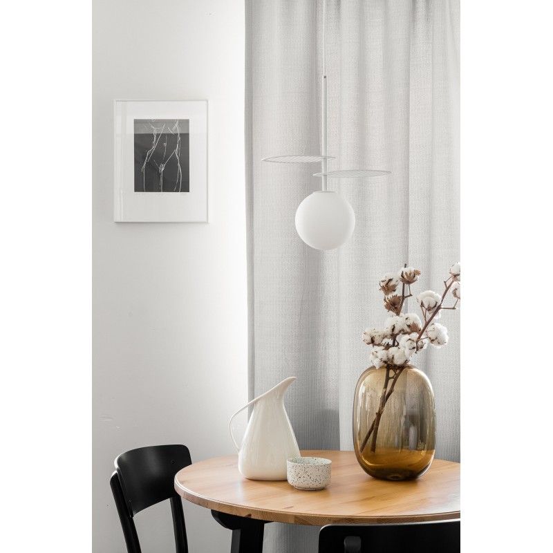 Lampa wisząca Fyllo nad okrągły stół w jadalni