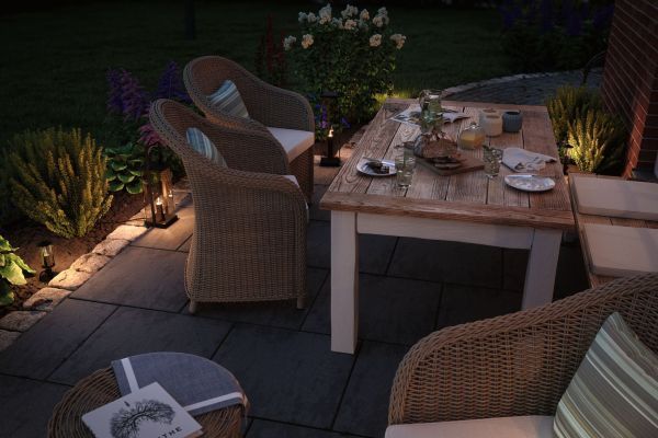 Latarnia ogrodowa Plug&Shine na piękny taras